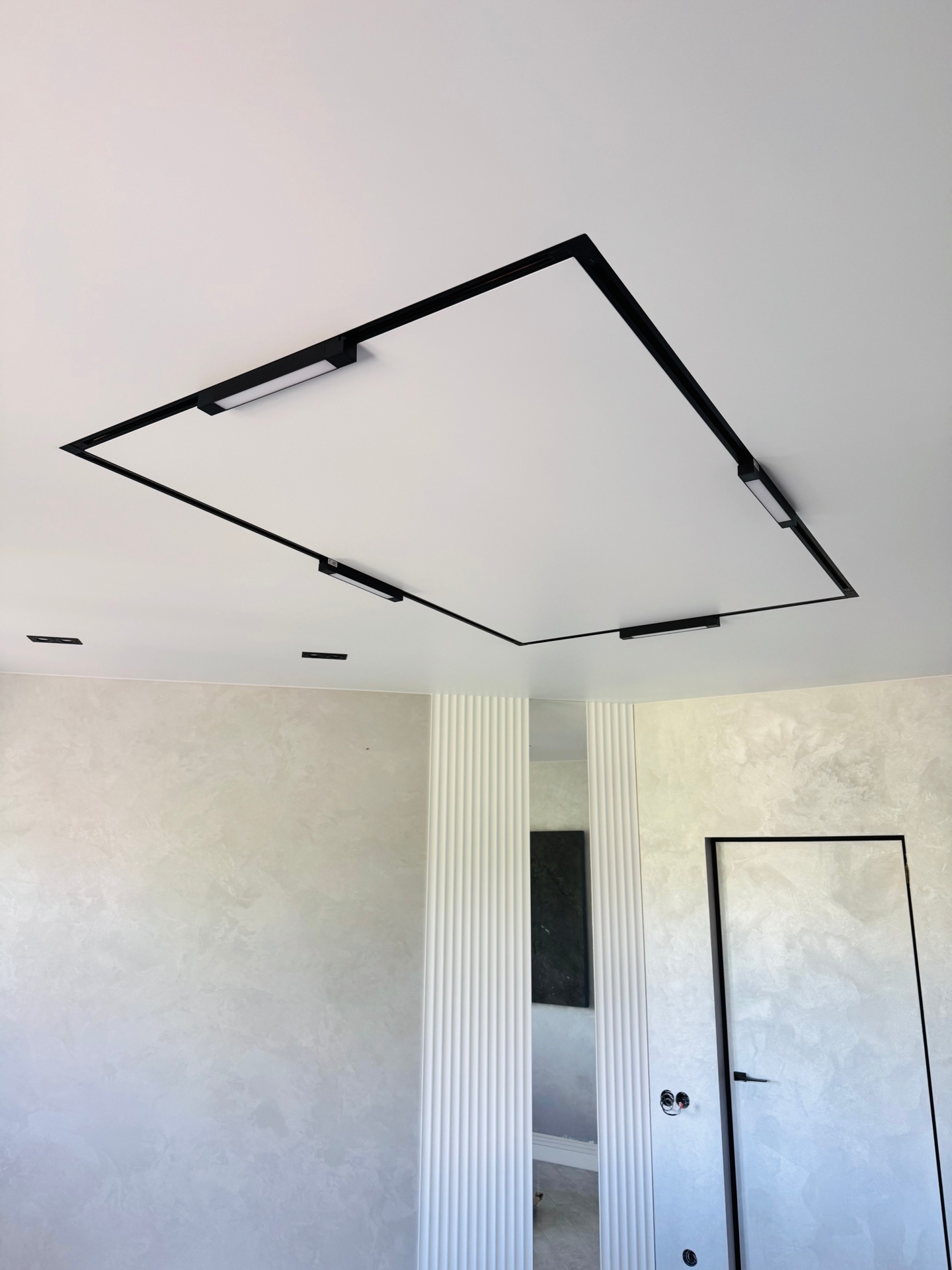 Натяжной потолок в Гатчине Potolki-Vsem