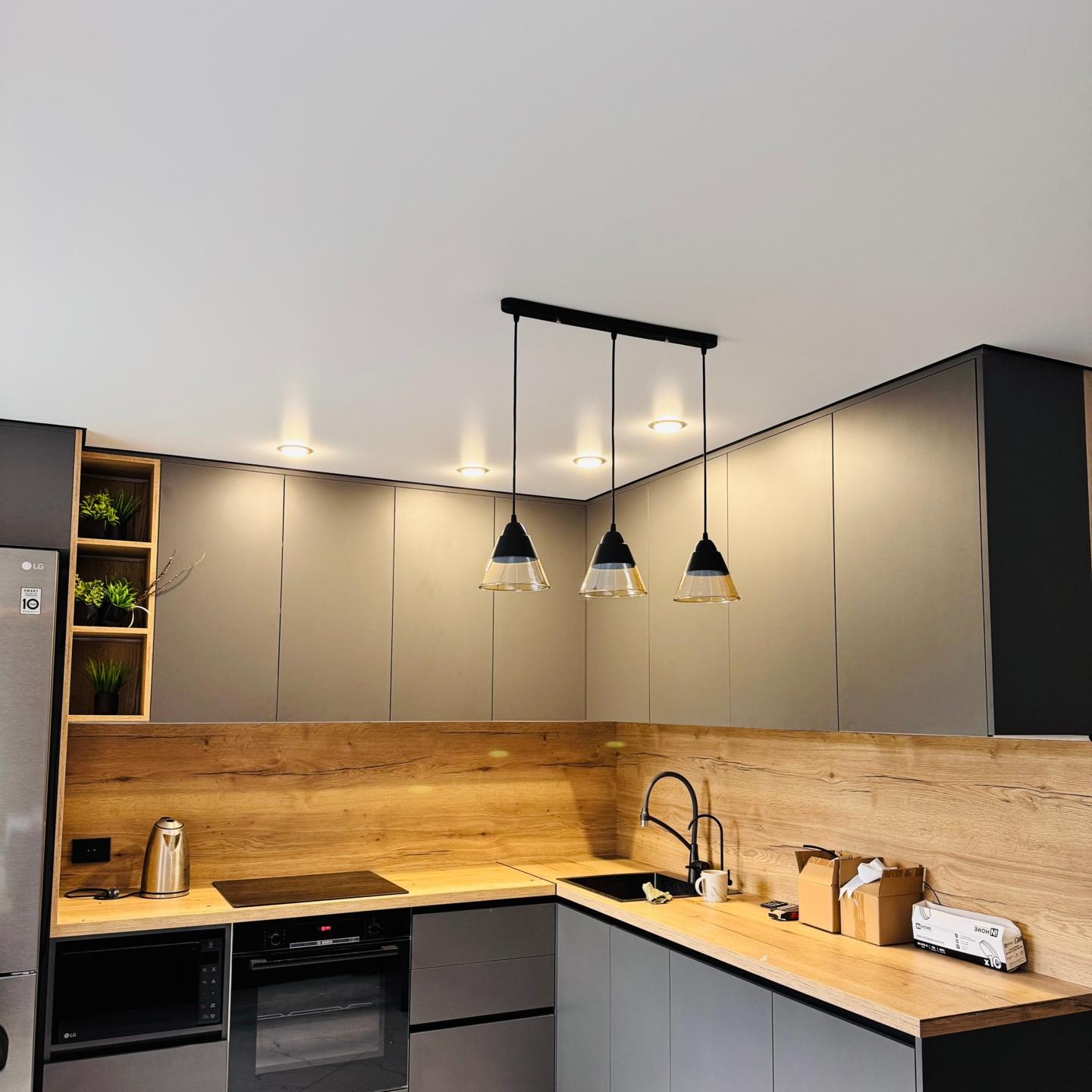 Натяжной потолок в Янино 1 Potolki-Vsem