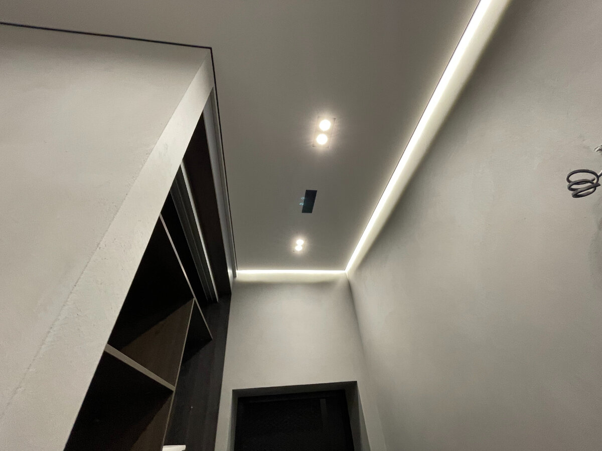 Натяжные потолки в коридор Потолки Всем