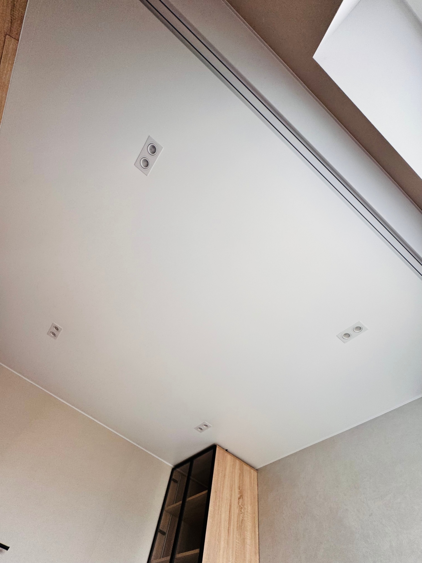 Натяжной потолок в Кудрово Potolki-Vsem