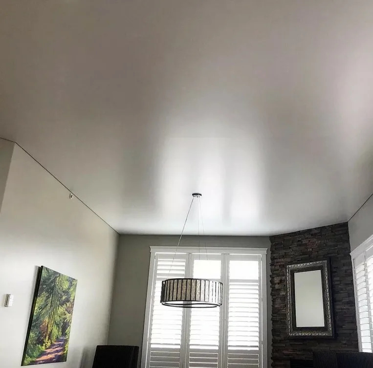 Одноуровневые натяжные потолки Потолки Всем