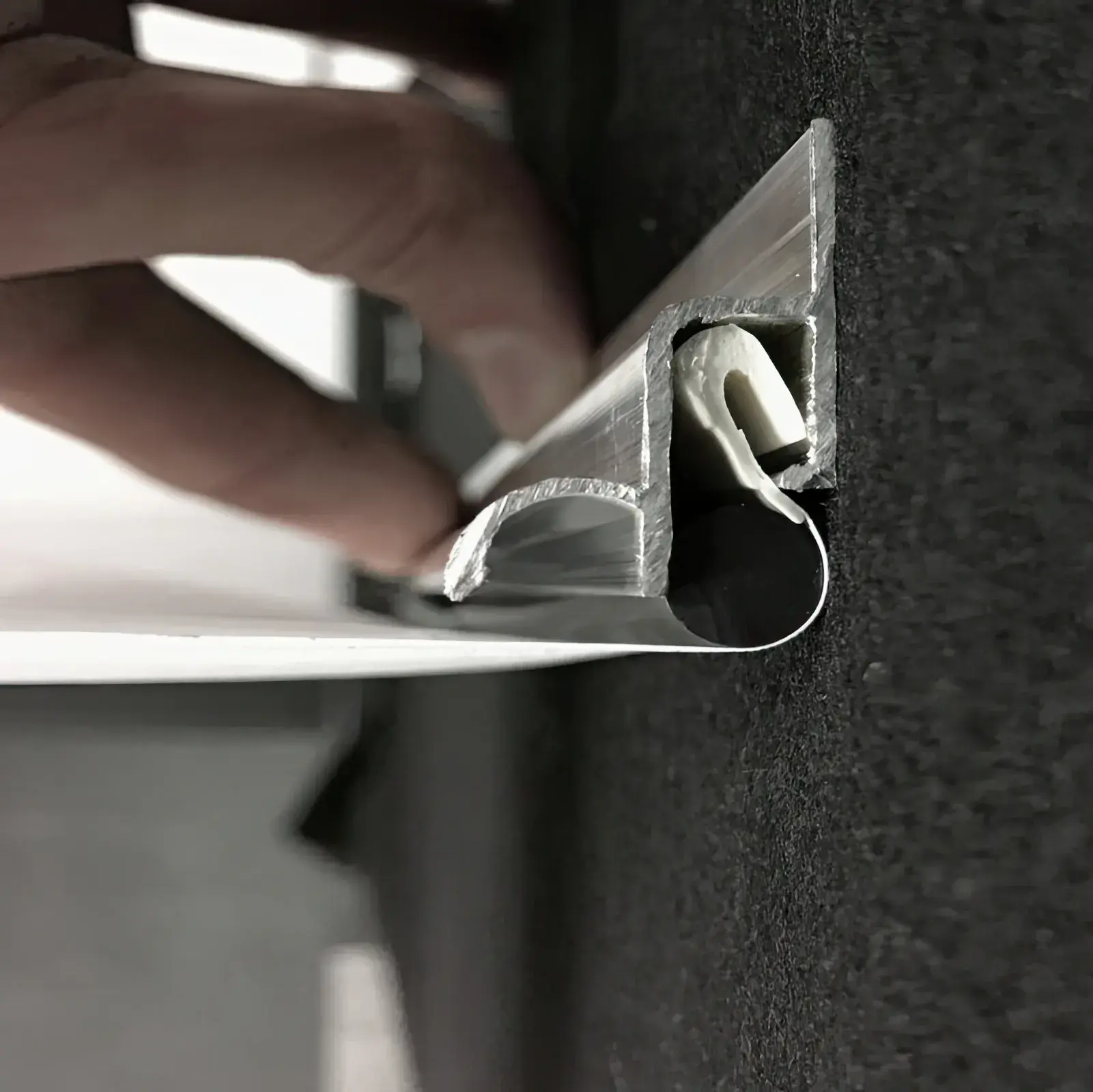 Системы крепления для бесщелевых натяжных потолков Потолки Всем