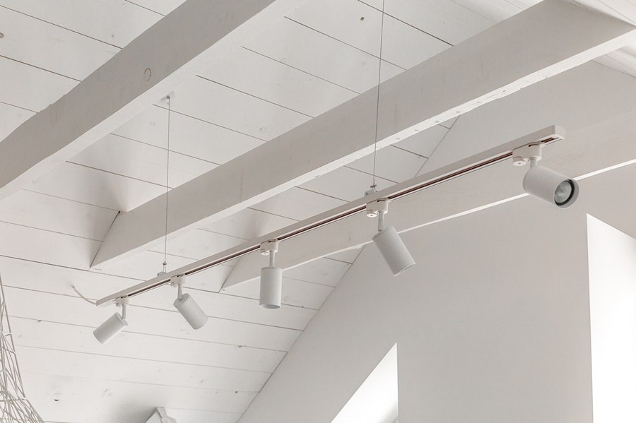 Подвесная трековая система для натяжных потолков Потолки Всем