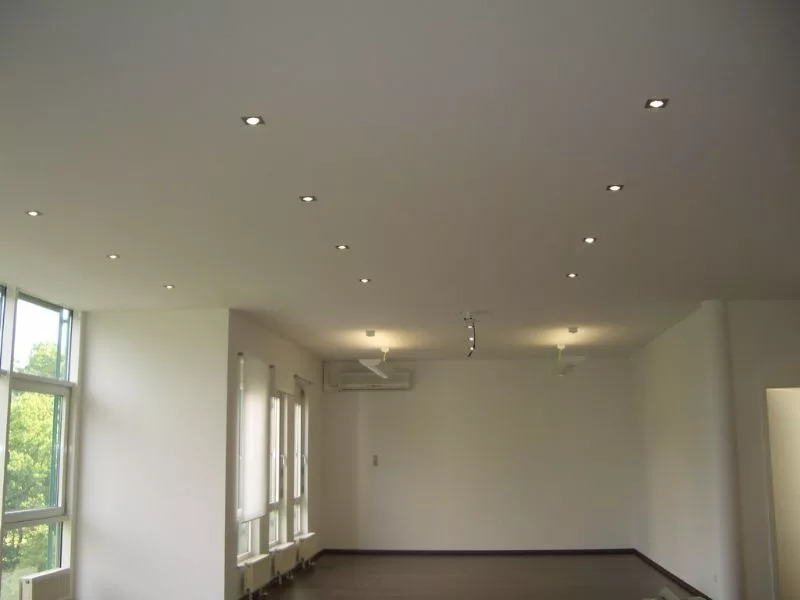 Одноуровневые натяжные потолки Потолки Всем