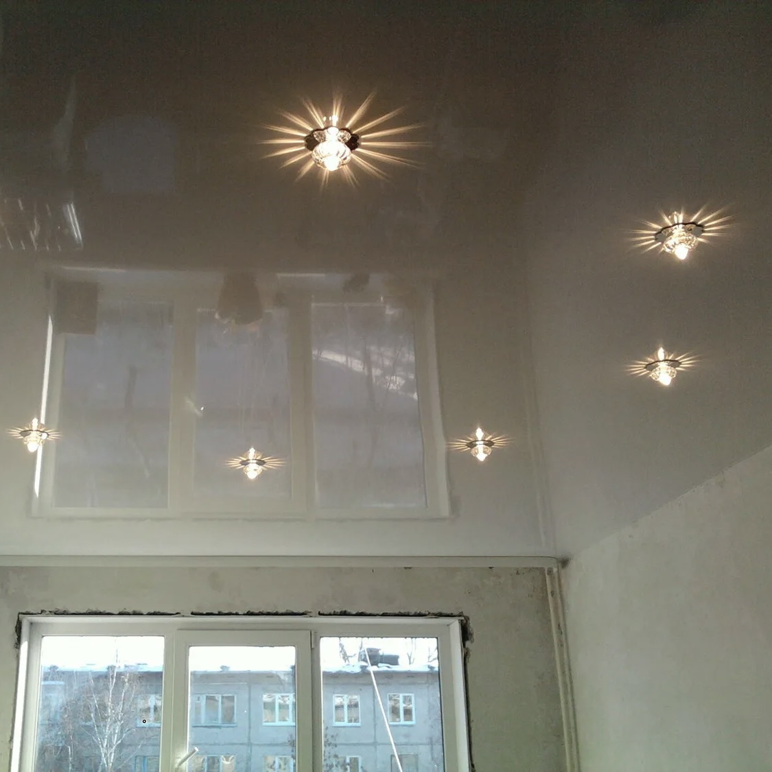 Глянцевые натяжные потолки Потолки Всем