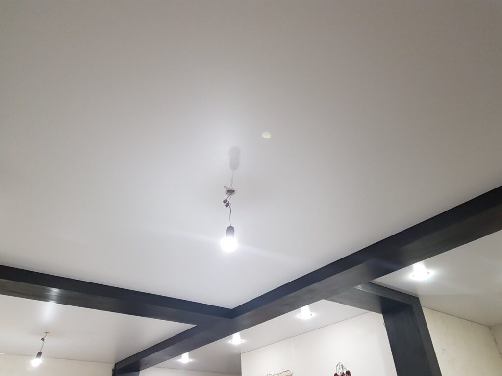 Белые натяжные потолки Потолки Всем