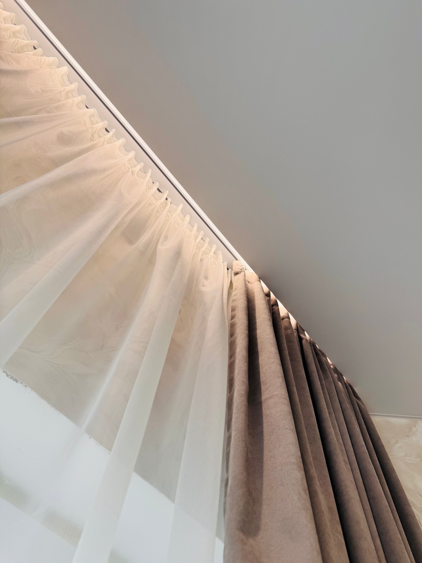 Натяжной потолок в Мурино Potolki-Vsem